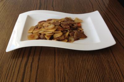 Beef with Bamboo Shoots & Water Chestnuts