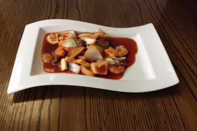 Mixed Meat with Onion in our Chef's Special Cantonese Sauce