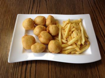 Chicken Balls (x8) & Chips